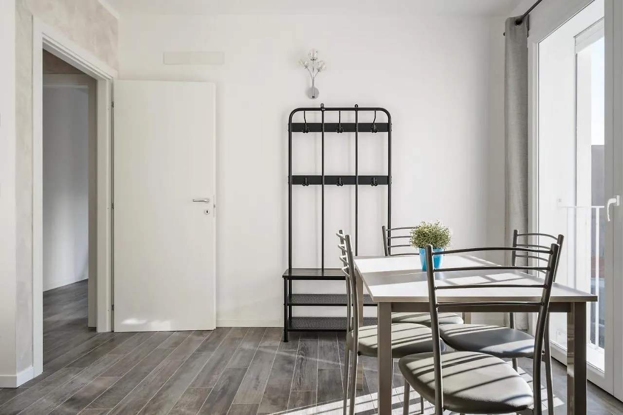 La Casa Bianca Di Bologna Otel 0*,  İtalya