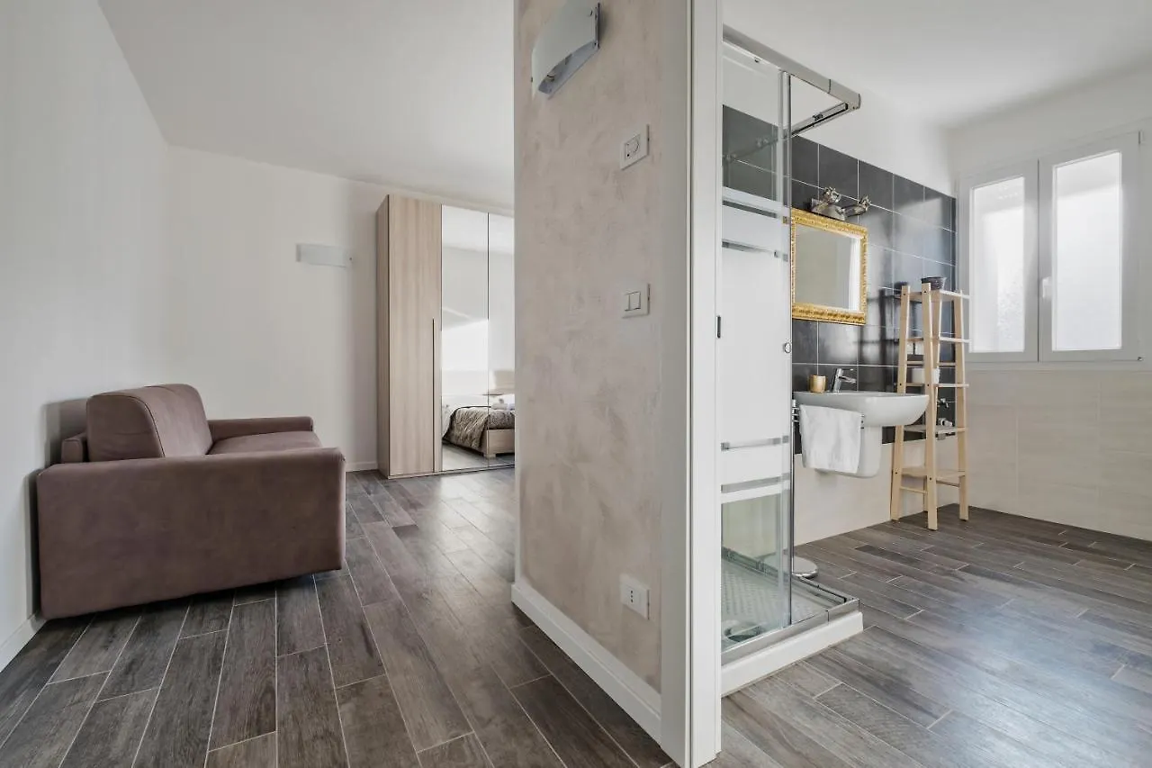 La Casa Bianca Di Bologna Otel 0*,  İtalya
