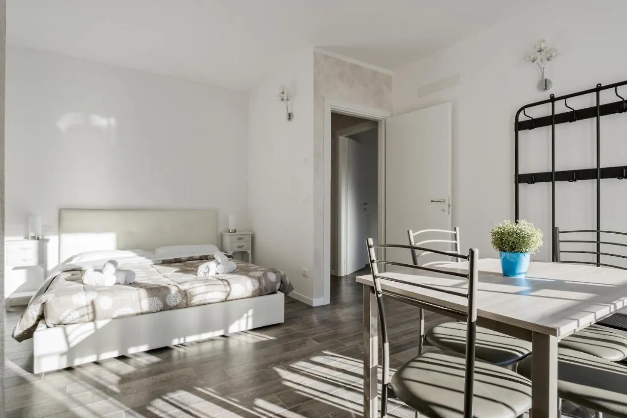La Casa Bianca Di Bologna Otel